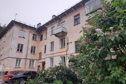 Новые дефекты нашли в падающем доме на Саввы Кожевникова в Новосибирске