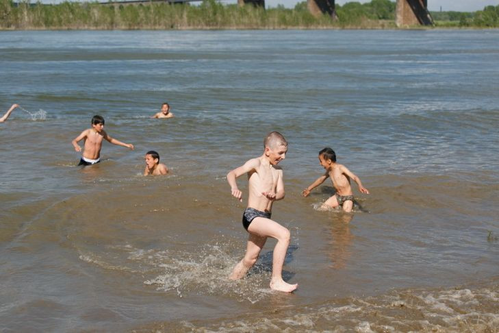 Шесть бесплатных пляжей открыли в Новосибирске для купания в июне-2022