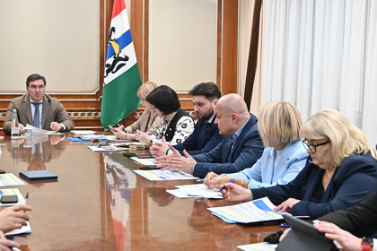 Герои НовоCибири поздравили новосибирцев с наступающим Новым годом