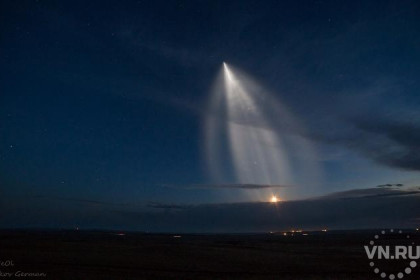 Ракету с космонавтами снял новосибирский астрофотограф