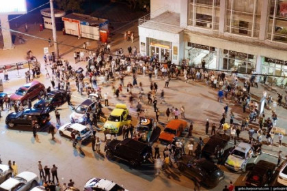 Губернатор поручил полиции разобраться с ночной дискотекой в центре Новосибирска