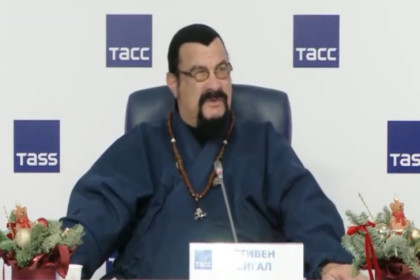 Стивен Сигал впервые приехал в Новосибирск для съемок кино и кулинарного шоу