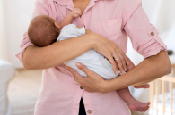 «Лишний стресс маме не нужен»: врач Марина Айвазян рассказала об особенностях грудного вскармливания