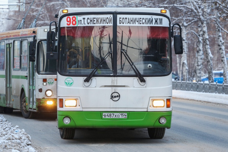 Новый график работы общественного транспорта вводят в Новосибирске