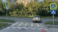 В Новосибирске автомобиль сбил 9-летнюю велосипедистку на пешеходном переходе