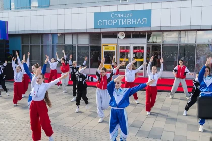 Первые пассажиры прибыли на станцию «Спортивная» в Новосибирске