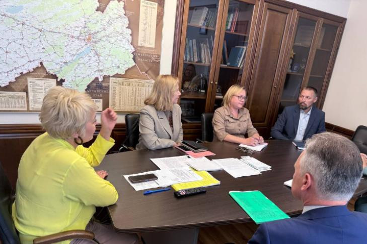 Министр Жафярова стала наставником участника СВО Андрея Котенева