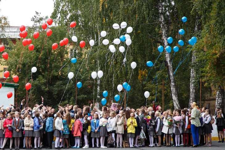 День знаний-2022 отмечают в школах Новосибирска и области
