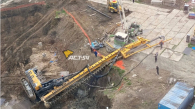 На стройплощадке в Новосибирске рухнула буровая установка