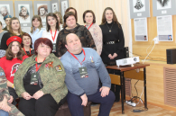 В Убинском округе открылась выставка «Героев родные глаза»