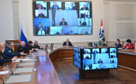 Андрей Травников призвал чиновников принять участие в сборе средств для военных