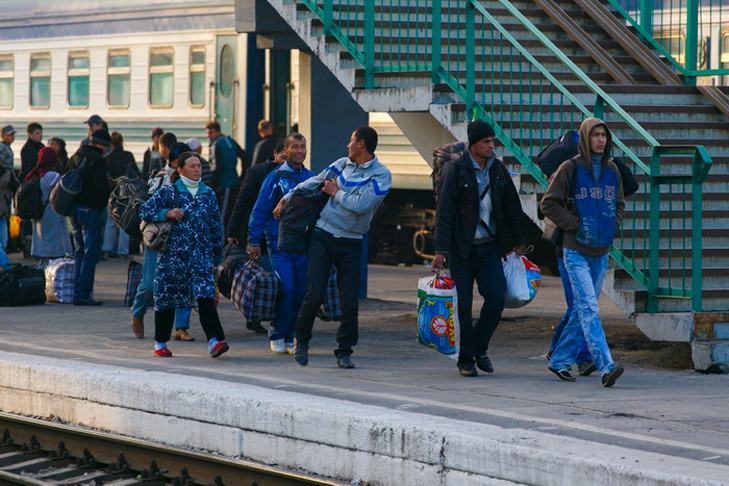 В Новосибирске мигранты шантажировали проститутку интимным видео