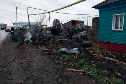 Пьяный водитель Toyota Camry протаранил забор в Чулыме