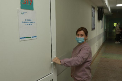 Удаленка и отстранение от работы – что грозит тем, кто не поставит обязательную прививку от COVID-19 в Новосибирске