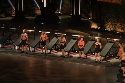 Новосибирцы Власов и Алиева прошли испытания бревном в шоу «Титаны»