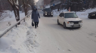 Новосибирцы пожаловались на нечищеные тротуары в Заельцовском районе