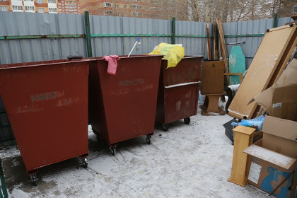 «Можем расторгнуть концессию»: повышение на 40% тарифов на вывоз мусора возмутило депутатов Заксобрания