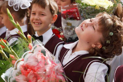 Школьные линейки у 370 тысяч учеников начались 1 сентября в Новосибирской области