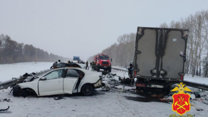 Трое молодых людей погибли в страшной аварии на кузбасской трассе