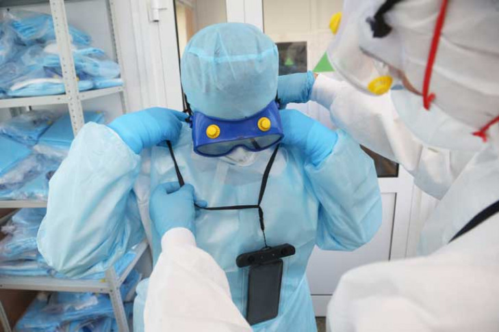 1200 студентов-медиков помогут врачам бороться с пандемией COVID-19
