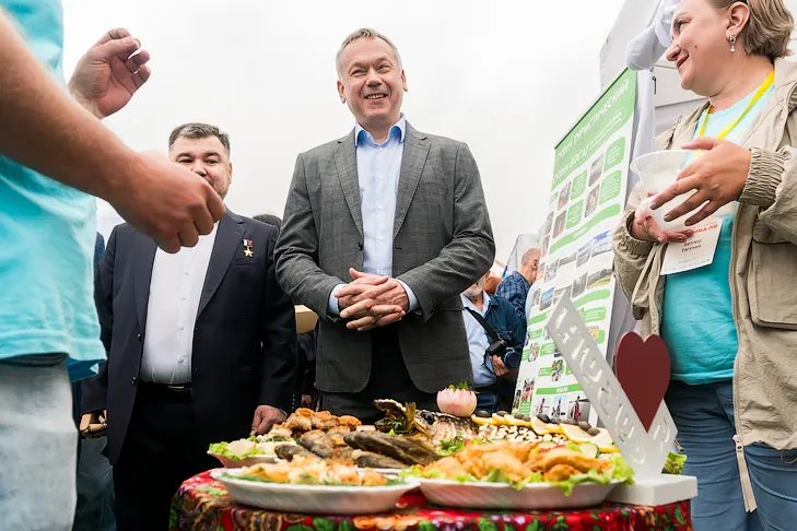Андрей Травников на гастрофестивале в "В Сибири Есть!" - 2026. фото Андрей Заржецкий