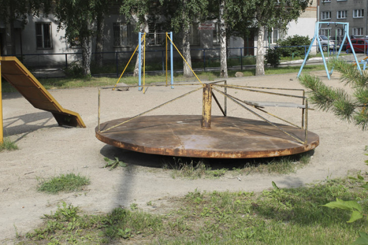 Горки, опасные для жизни детей, нашли в Новосибирске