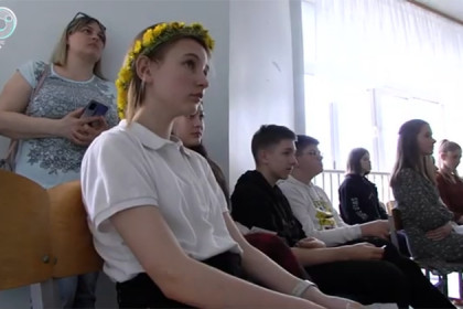 Новую Алису Селезневу искал Федор Бондарчук среди школьниц в Новосибирске