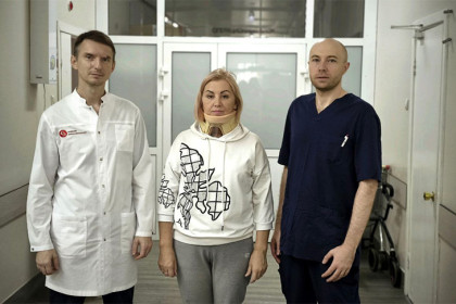 Женщину с разрушенным опухолью позвонком спасли врачи в Новосибирске
