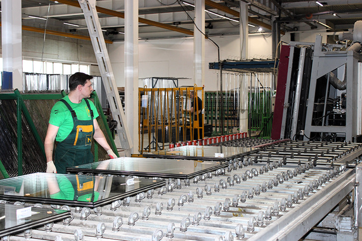 «Одеть» город в красивое стекло: новосибирская компания ускорит производство архитектурных стеклопакетов