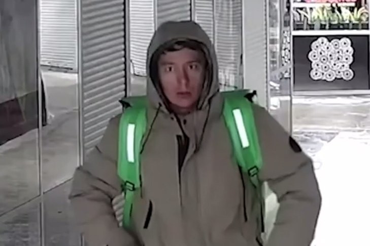 Купер осудил выходку курьера в переходе Новосибирского метрополитена