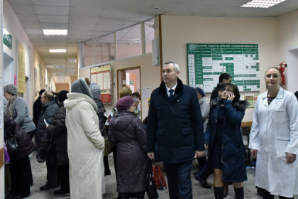 Андрей Травников: «Очередей в поликлиниках быть не должно»