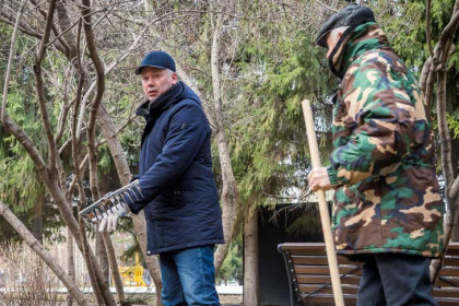 Травников поручил усилить надзор за вывозом мусора в Новосибирске
