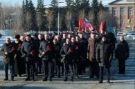 Андрей Травников почтил память солдат и офицеров, павших при исполнении воинского долга
