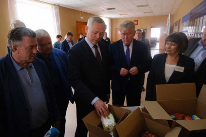 Андрей Травников высоко оценил сбор гуманитарной помощи новосибирцами для ДНР и ЛНР
