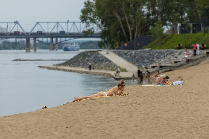 Плавать на бревнах и матрасах по Оби запретили в мэрии Новосибирска