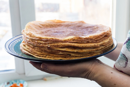 Последний день Масленицы-2026 отмечают блинами в Новосибирске