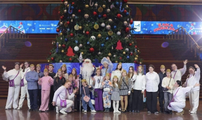 На «Елке Победы» в Москве побывали сестры из поселка под Новосибирском