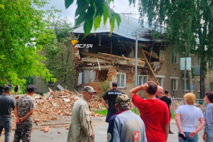 Многоквартирный дом взорвался в поселке Красный Яр под Новосибирском