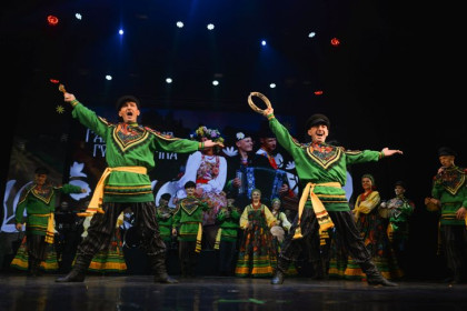 Поют чудесные «Чалдоны»