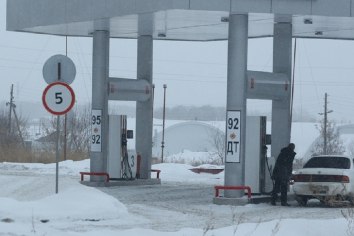 На новосибирских АЗС разрешили продавать только автомобильное топливо
