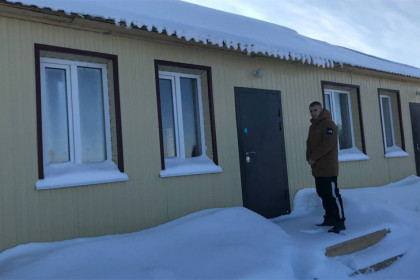 Квартиры без отопления и света выдал сиротам замглавы района в Новосибирской области