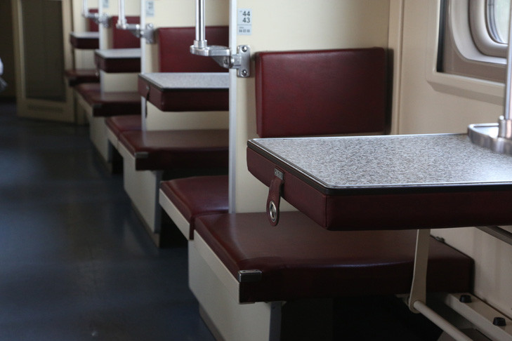 Вагончик для рабочих загорелся на станции Речкуновка под Новосибирском