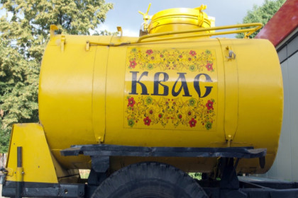 Пьяный угонщик врезался в бочку кваса на Первомайке