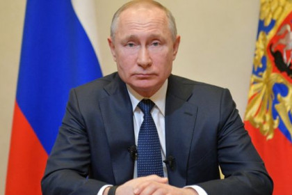 Президент Путин: нерабочие дни продлятся до 30 апреля