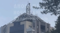 Подростки забрались на шпиль высотки в Новосибирске