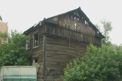 Разруха на Серафимовича – горят расселенные бараки