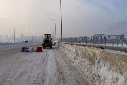 Снежные валы на 4 мосту назвали недопустимыми в прокуратуре Новосибирска