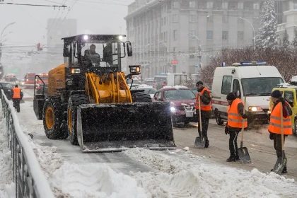 «Плохишей» и «хорошистов» по уборке снега отметили среди районов Новосибирска