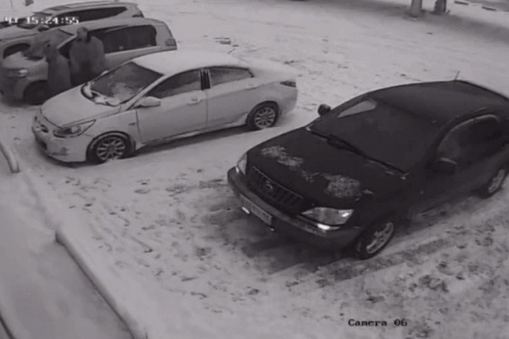 Предполагаемый убийца пропавшего Михаила Кравченко попал на видео в Новосибирске