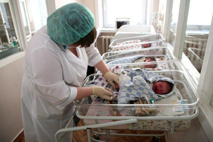 Власти помогут семье с четырьмя новорожденными 